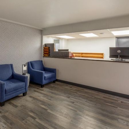 Baymont By Wyndham Laredo Hotel Eksteriør billede