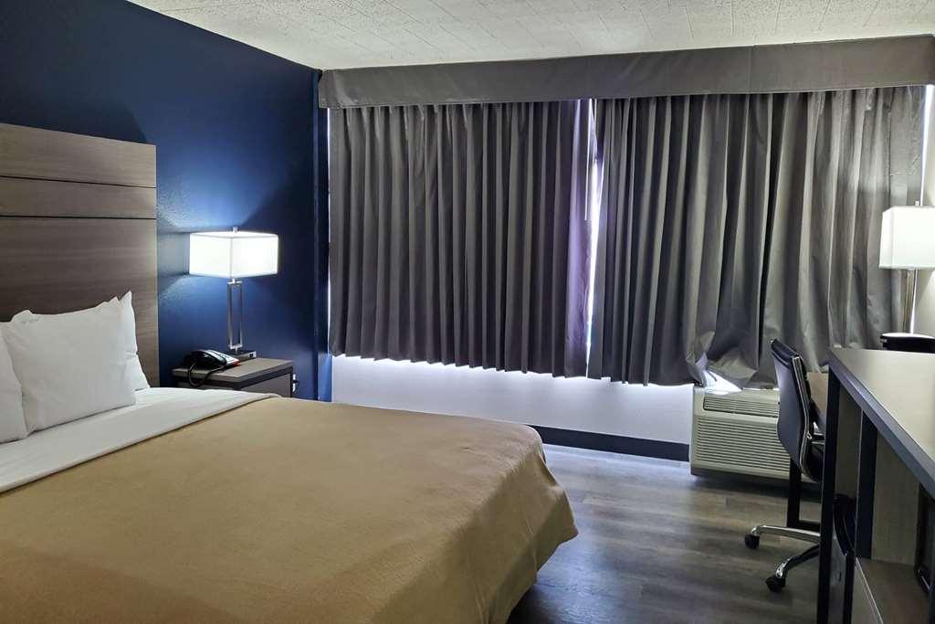 Baymont By Wyndham Laredo Hotel Værelse billede